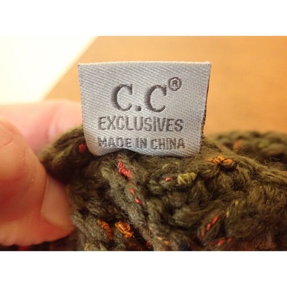 CC Exclusive Beanie Tail Ponytail Messy Bun Solid Ribbed Knit Beanie Hat Cap NWT - Picture 6 of 9